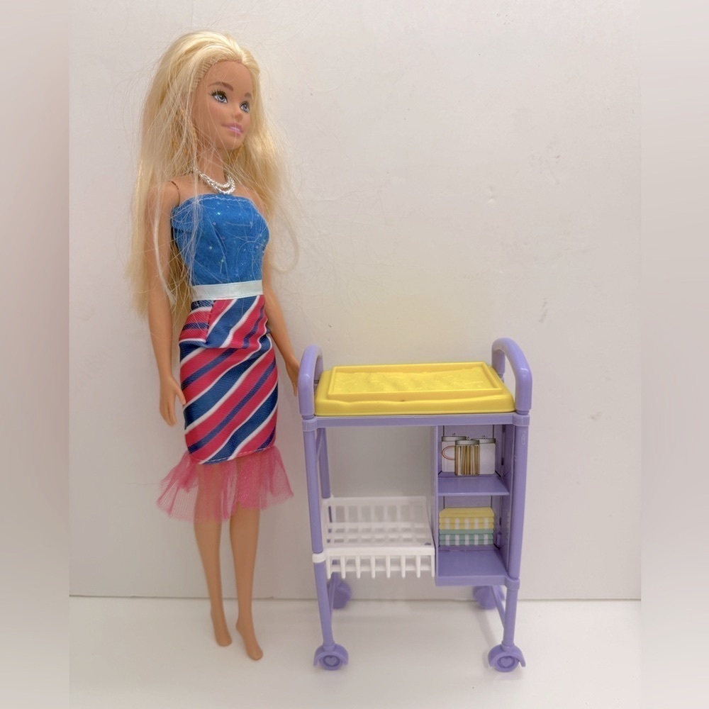 Assorted Barbie Bundle - Picture 7 of 13
